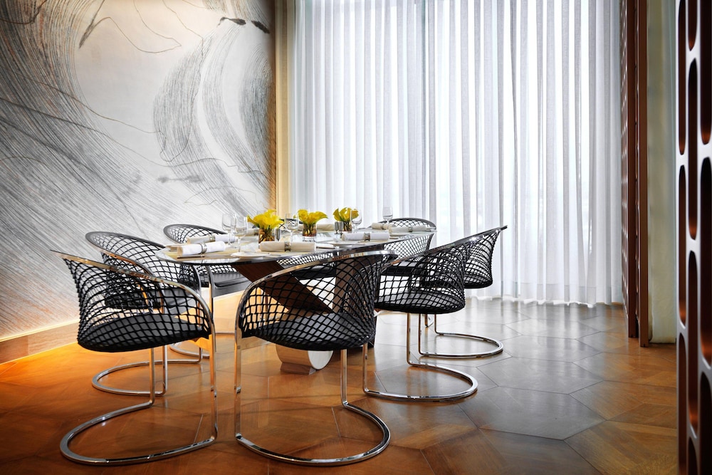 Sheraton Intourist Hotel Baku 55/57