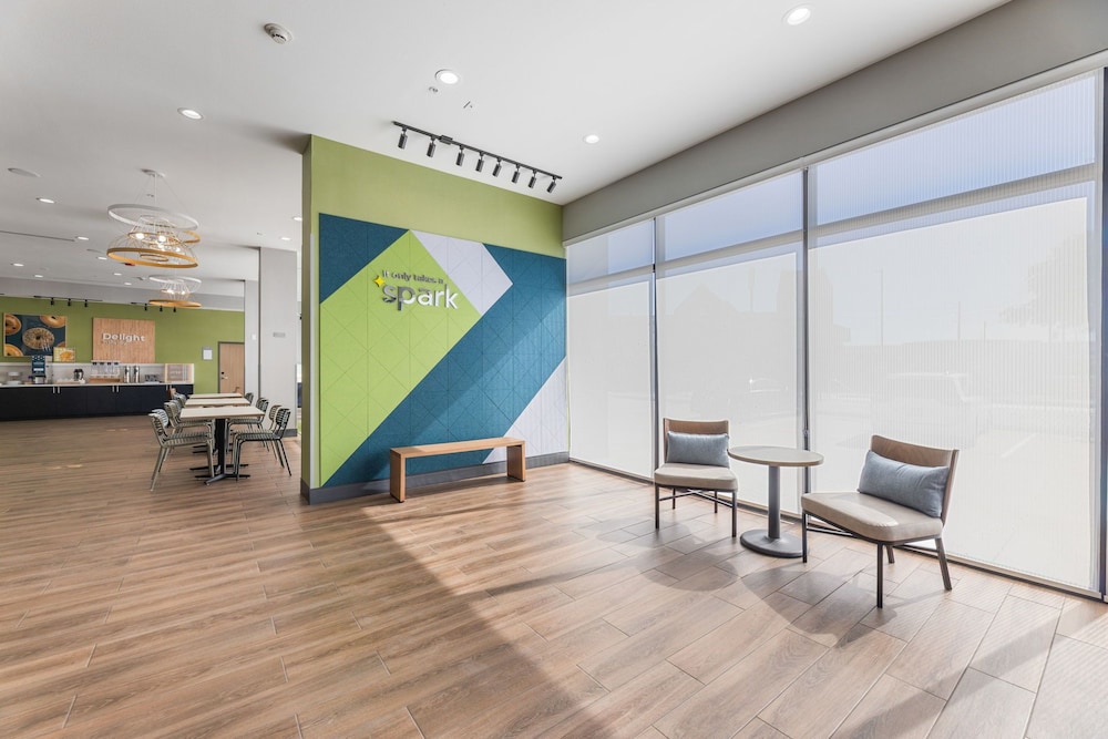 Spark by Hilton Garland Dallas East 24/42