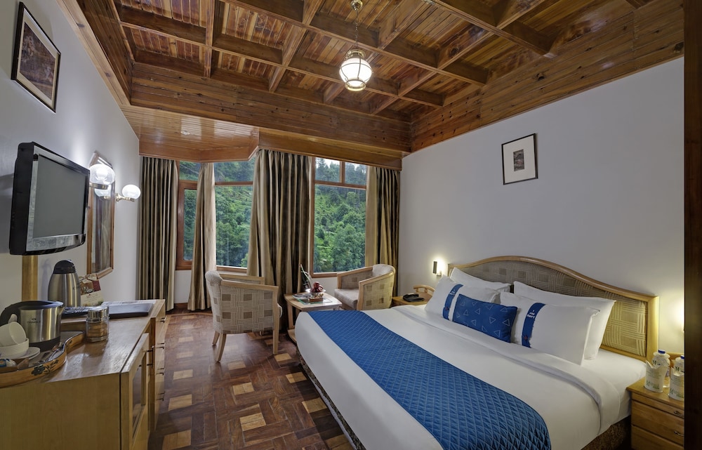 Suite, Double Bed, Sofa, The Manali Inn 6/10