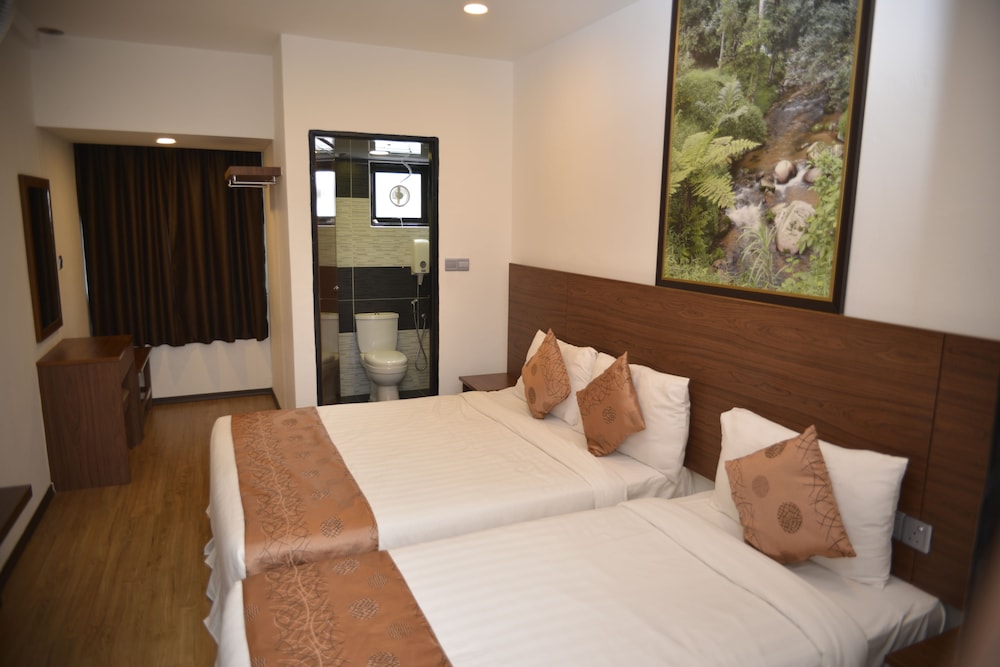 Highlanders Hotel 24/50