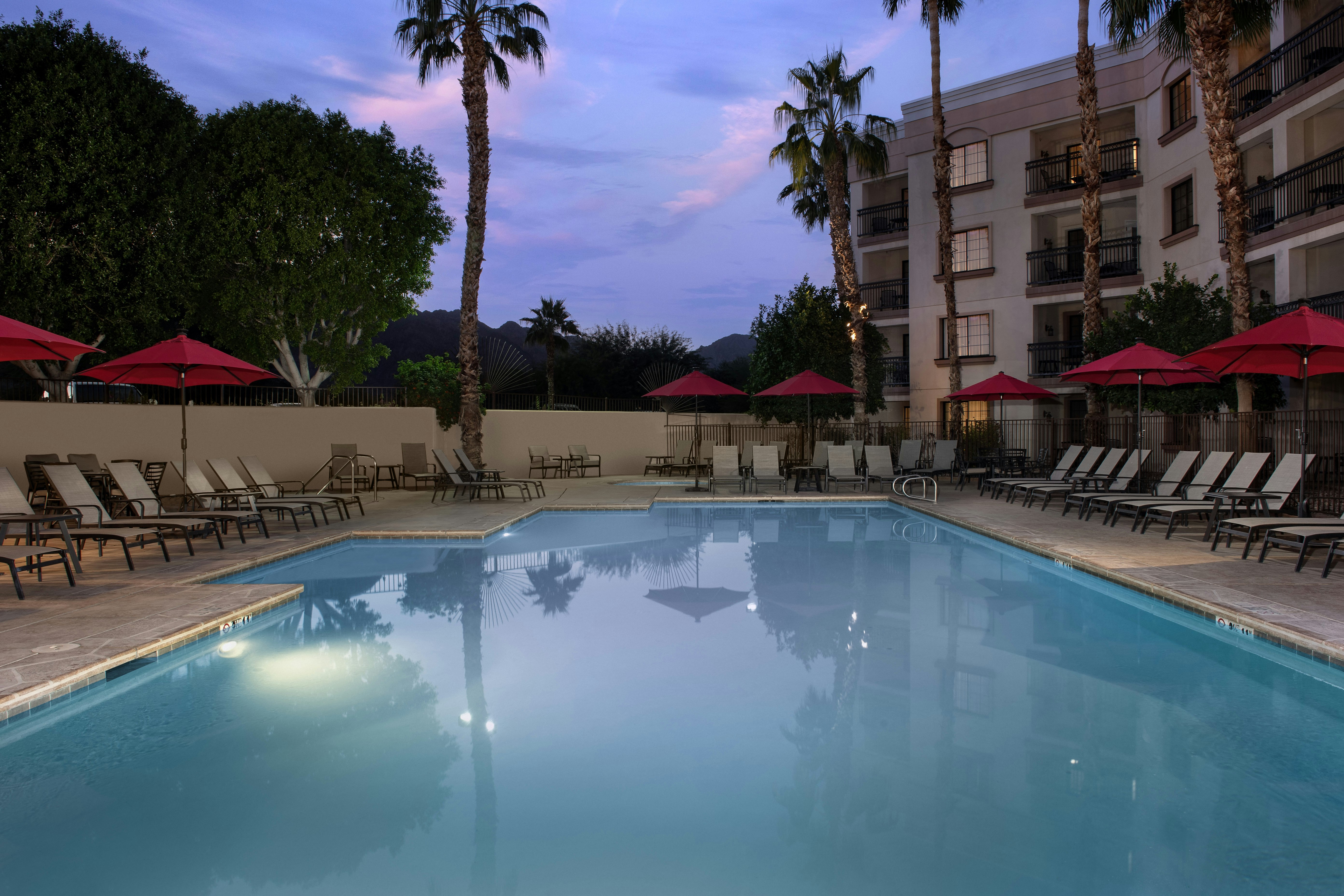 Embassy Suites La Quinta & Spa 85/85