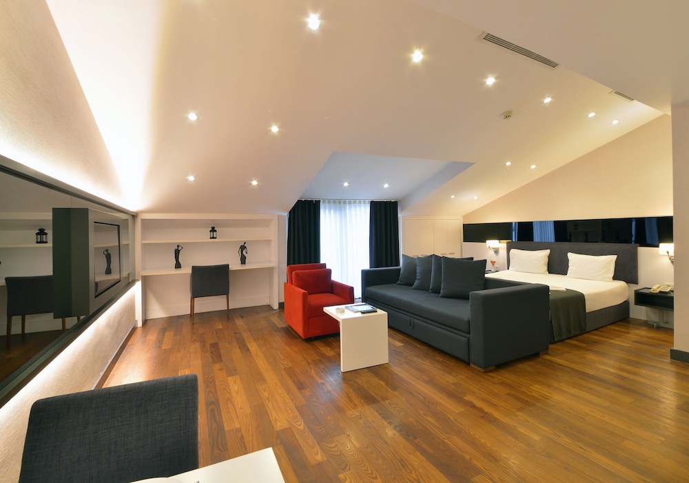 Nish Istanbul Suites 10/23