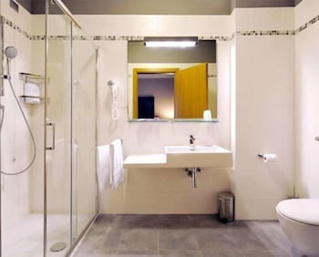 M14 Hotel 51/56