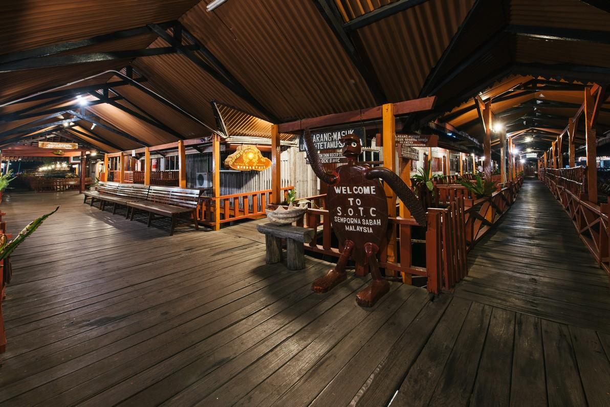 Dragon Inn Floating Resort 17/29