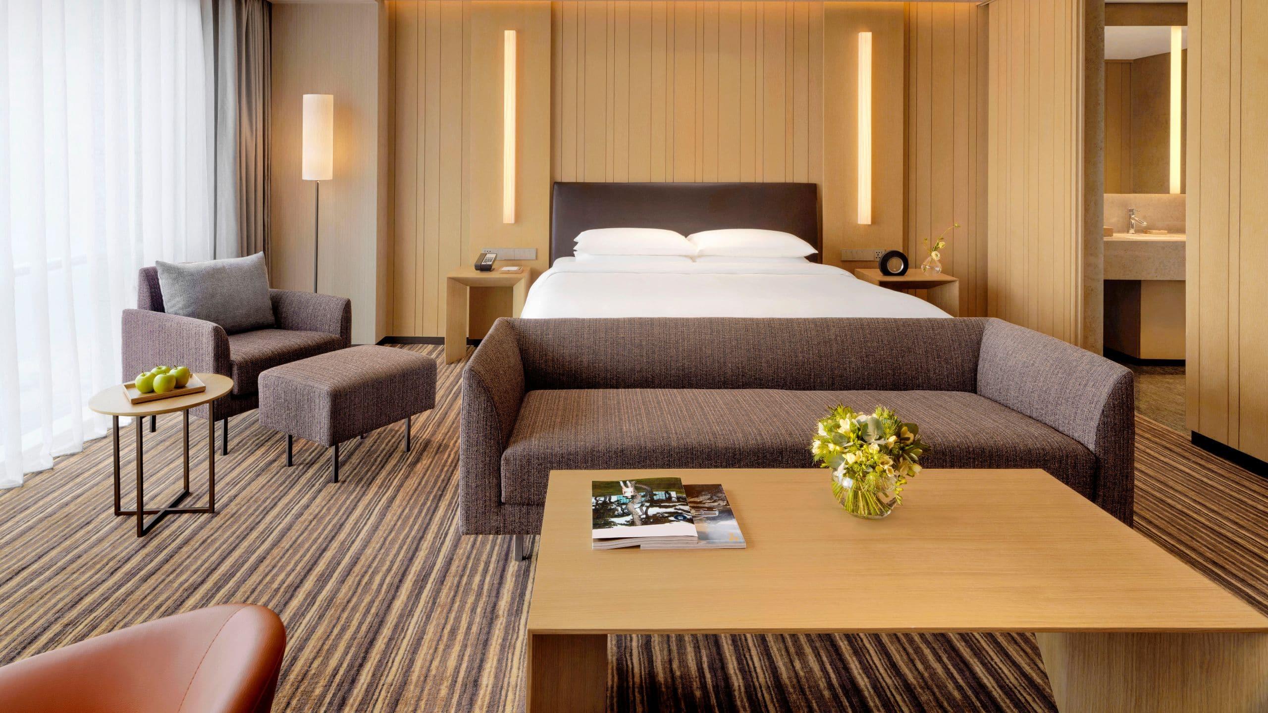 Deluxe, King Bed