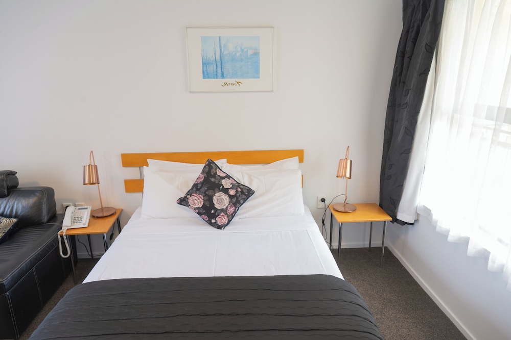 1 BEDROOM, APARTMENT, TWIN BEDS