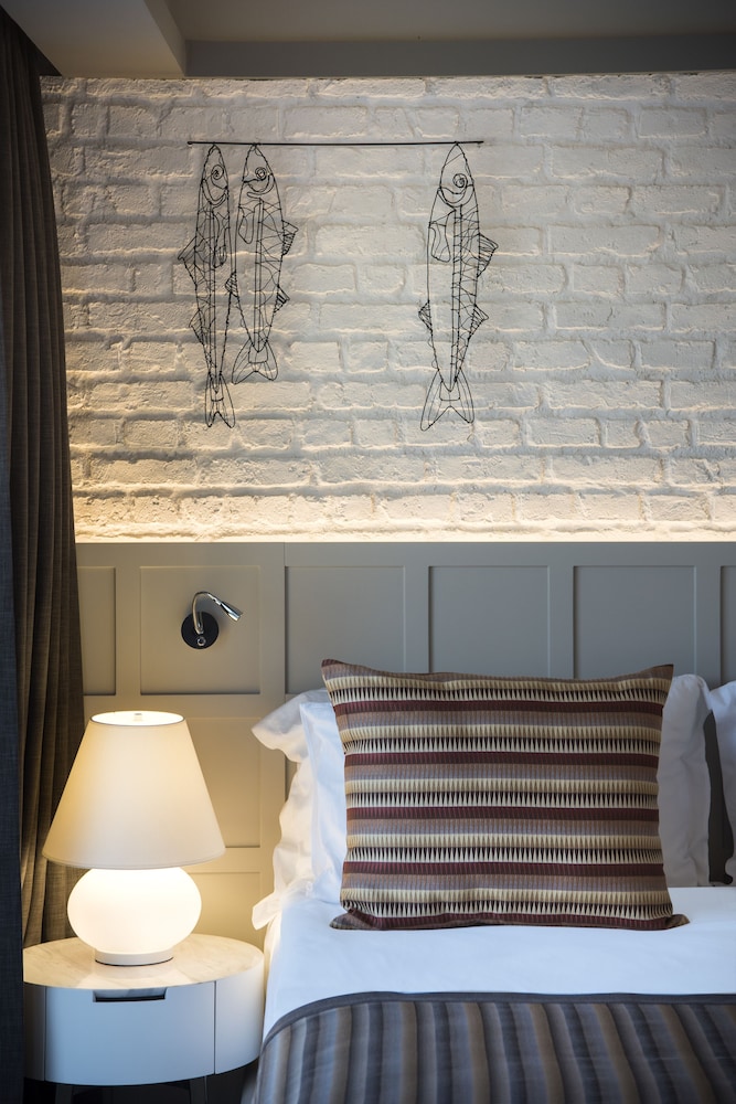 Superior Room Side Sea View، Acanthus and Cennet Barut Collection 8/12