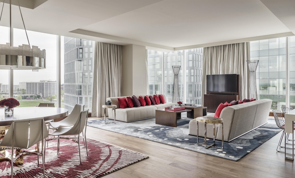 Hyatt Regency Tysons Corner Center 32/50