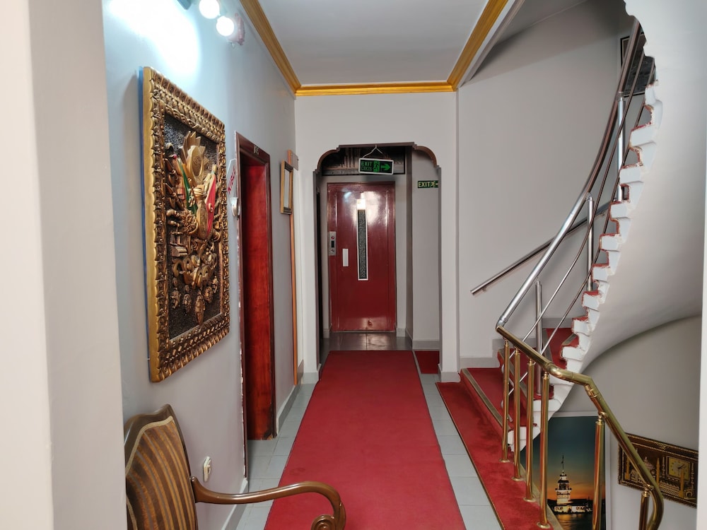 Sirkeci Emek Hotel 8/64