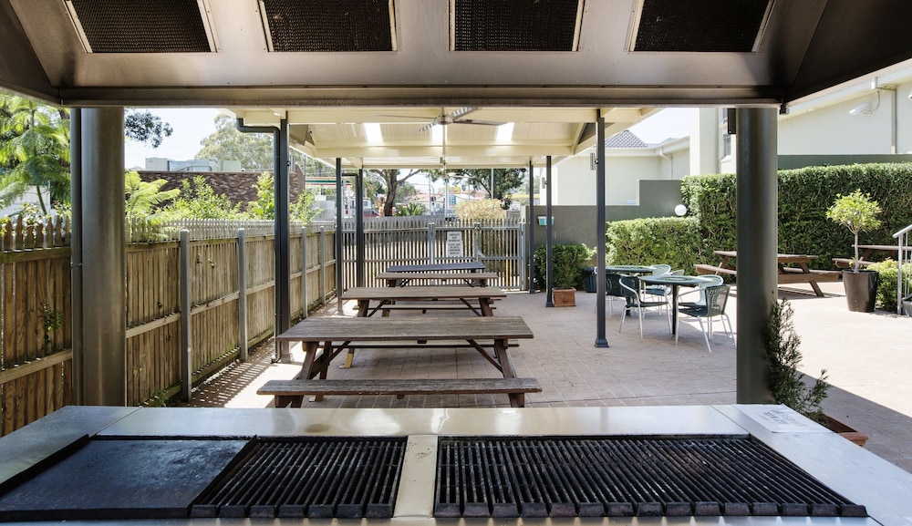 Pritchards Hotel 6/63