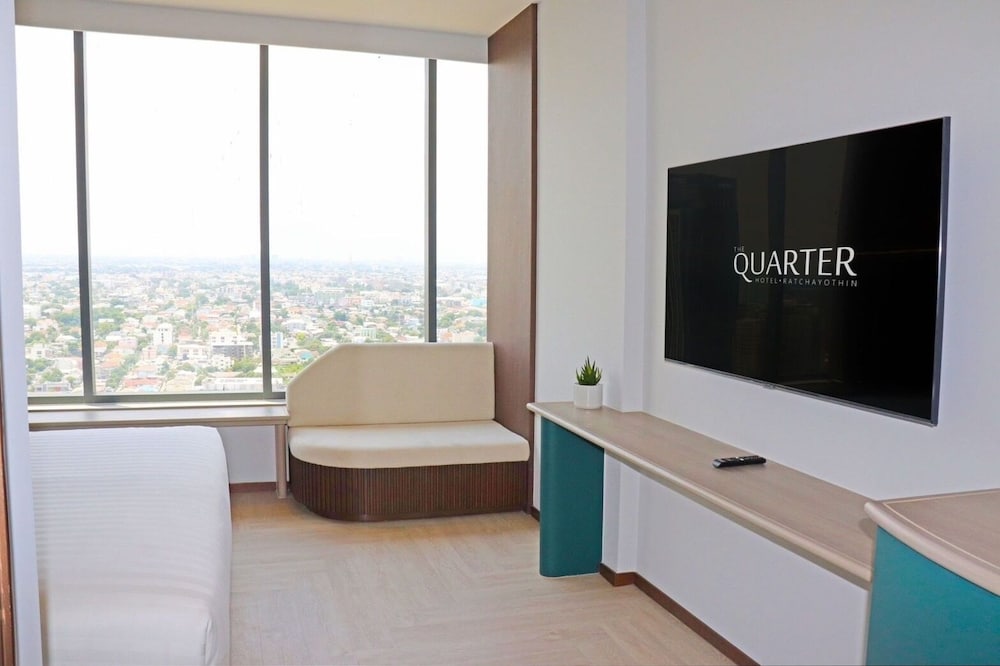 The Quarter Ratchayothin by UHG 47/61