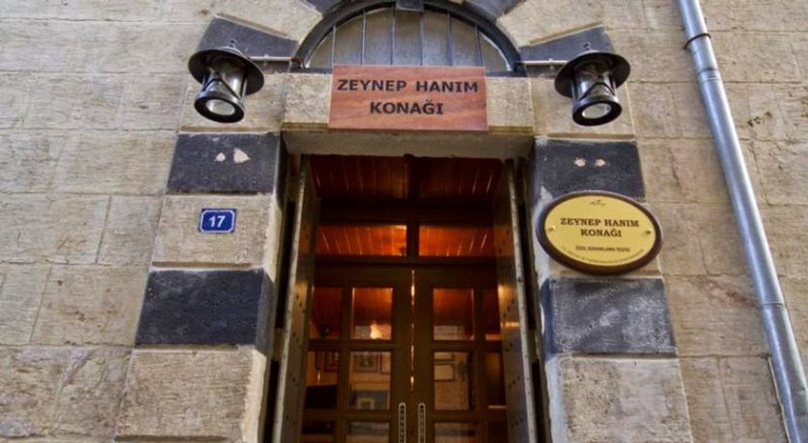 Zeynep Hanim Konagi 3/19