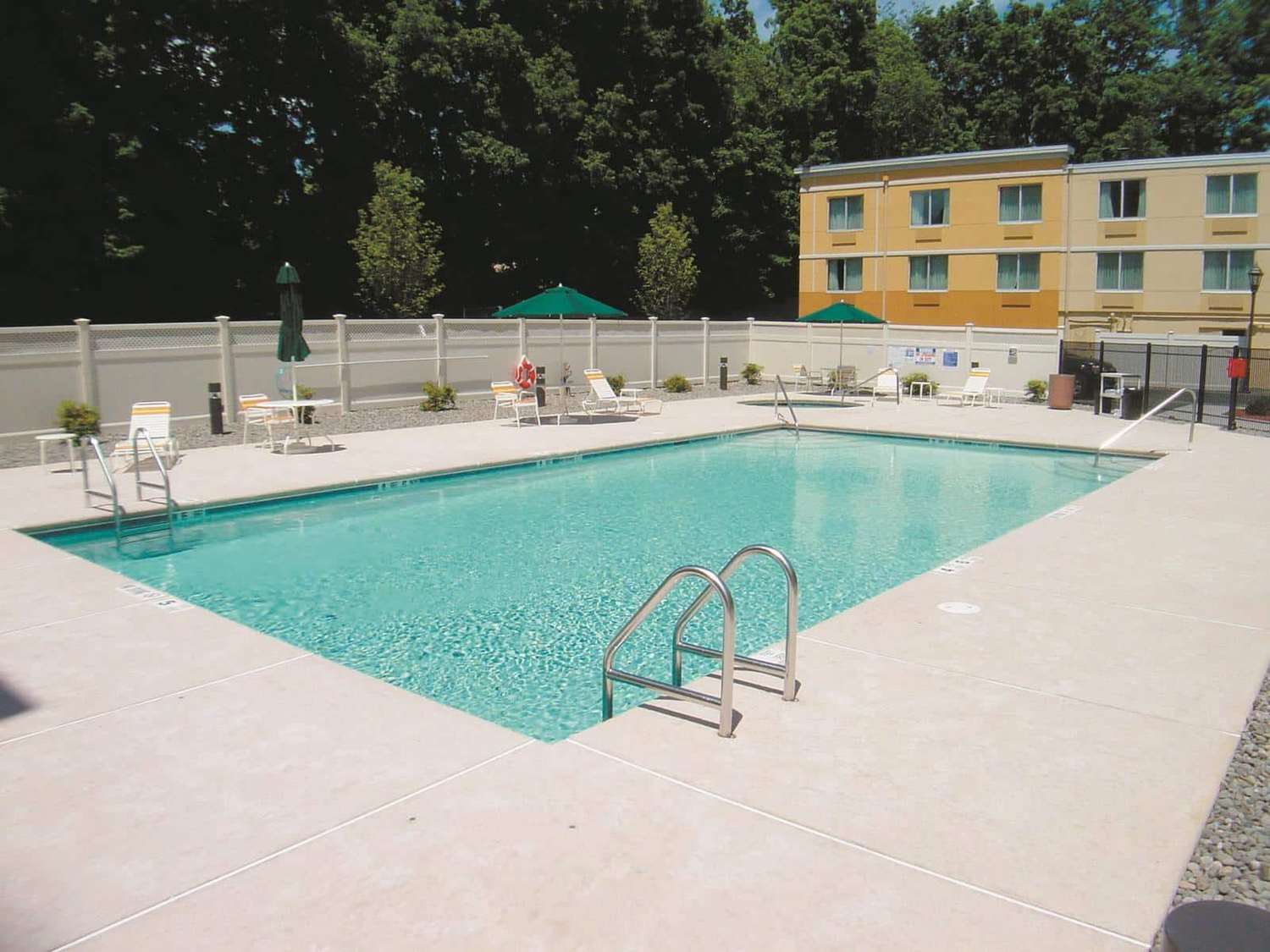 La Quinta Inn & Suites by Wyndham Danbury 54/58