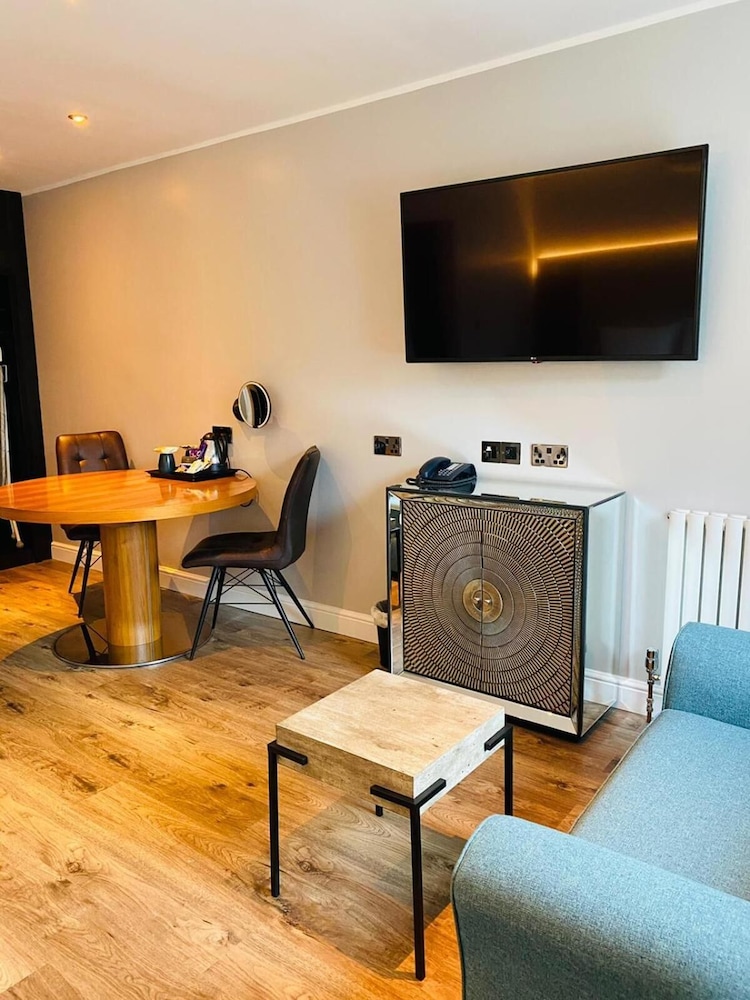 The Studley Hotel 30/50