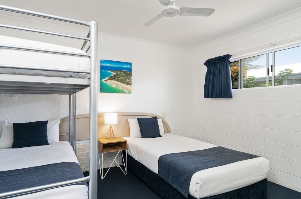 WOLLONGBAR MOTEL 12/69