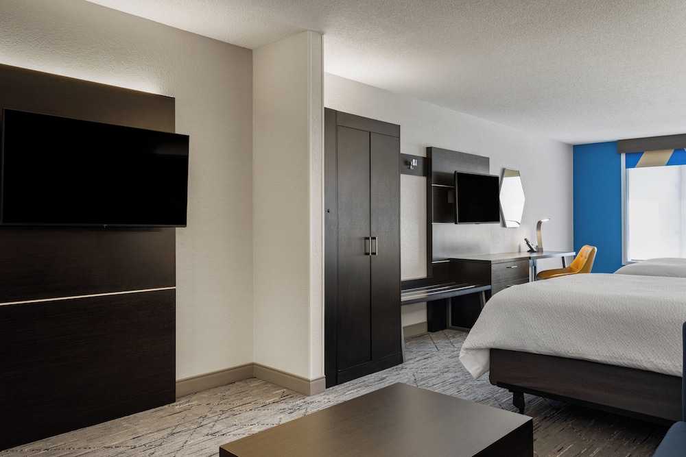 جناح بسريرين كوين مع أريكة، Holiday Inn Express Hotel And Suites Altoona Des Moines 3/5
