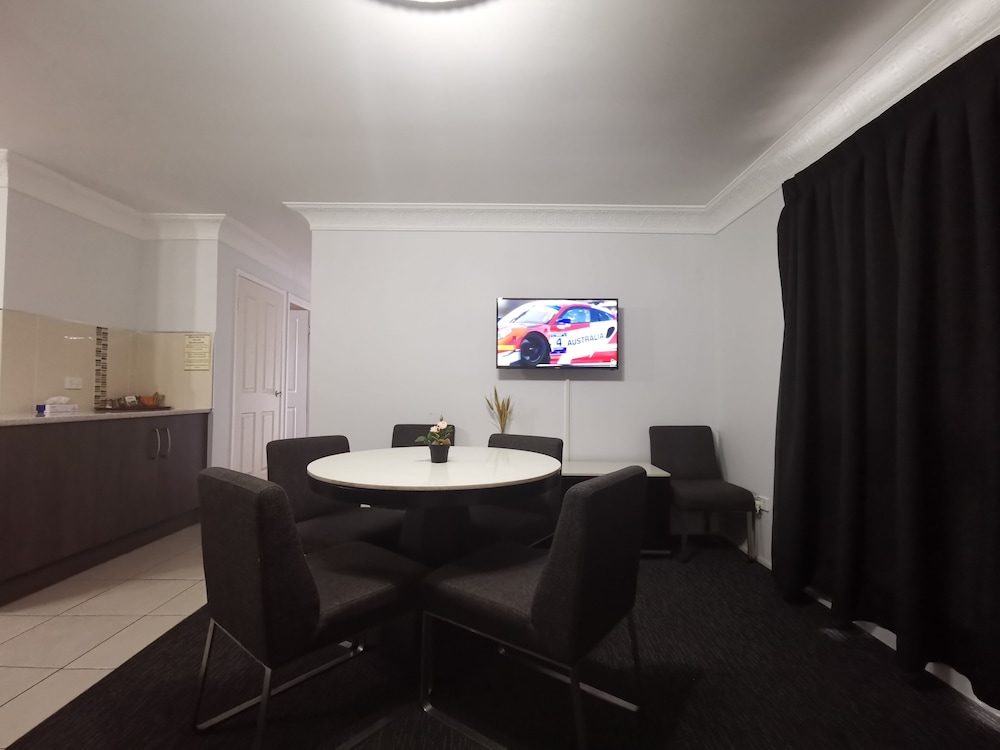Leichhardt Motor Inn 51/69