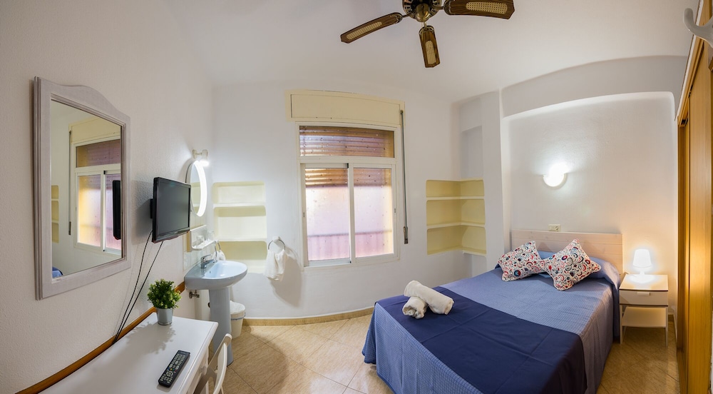 Hostal Guillot 9/18
