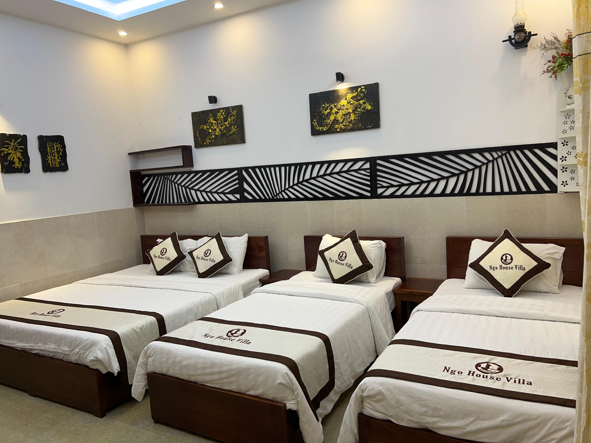 Room, Quadruple