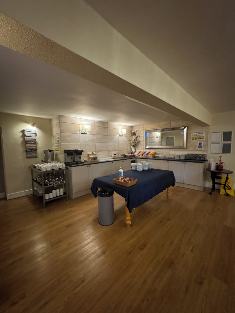 The Winchmore Hotel 40/46