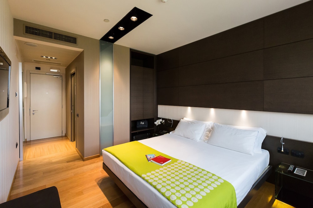 Best Western Plus The Hub Hotel 8/53