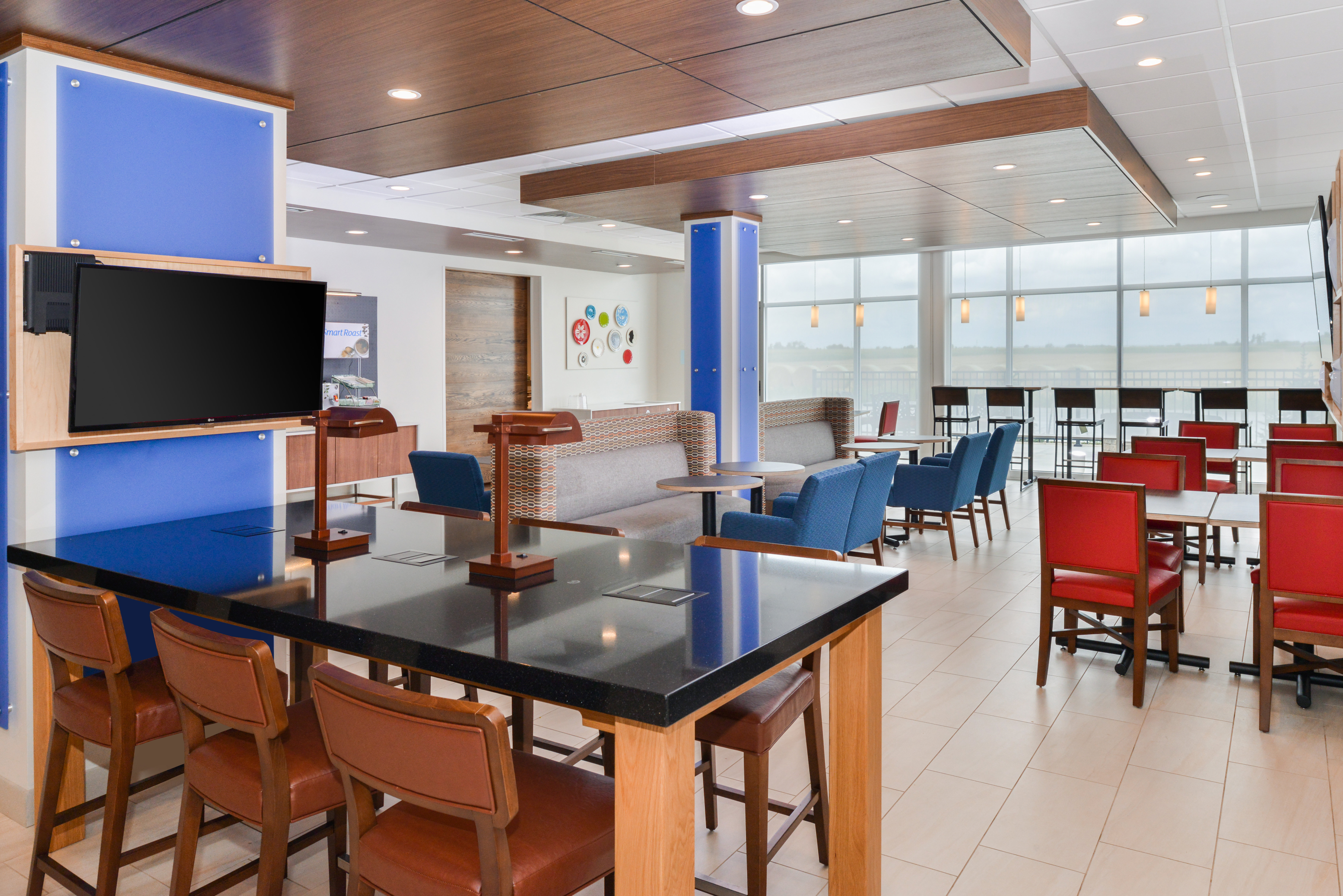 Holiday Inn Express Suites Ogallala 58/75