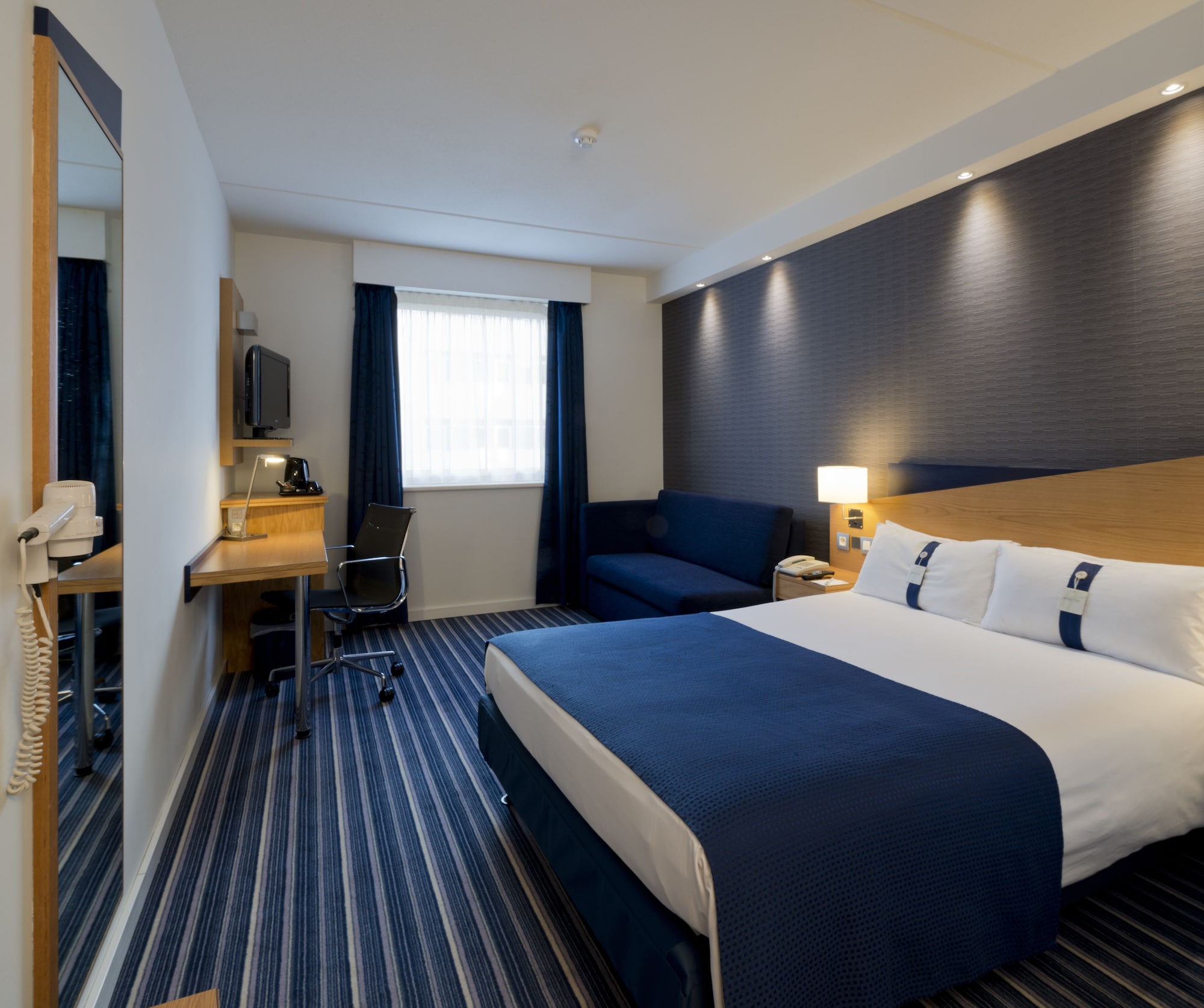 غرفة قياسية بسرير مزدوج لذوي الإعاقة، Holiday Inn Express Antwerp City North 2/4