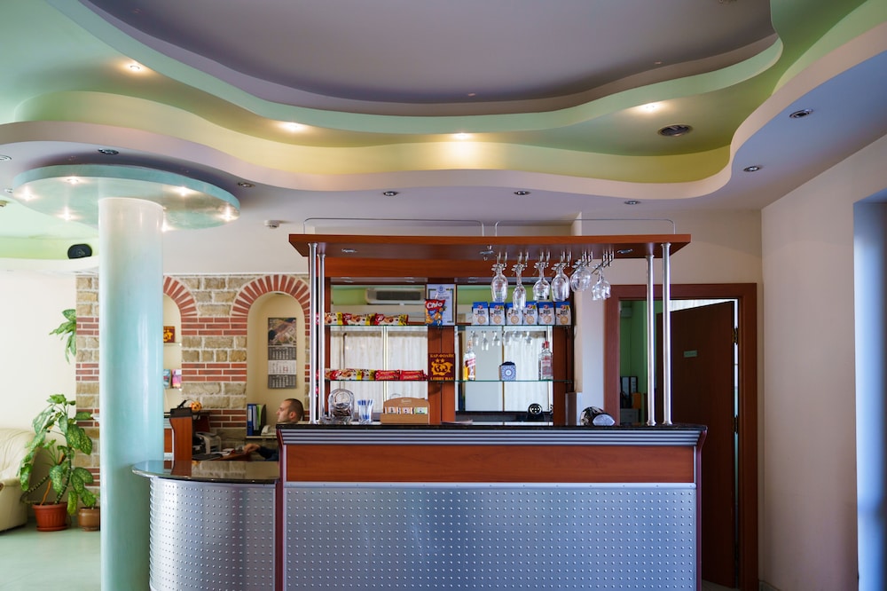 restaurant-cafeteria