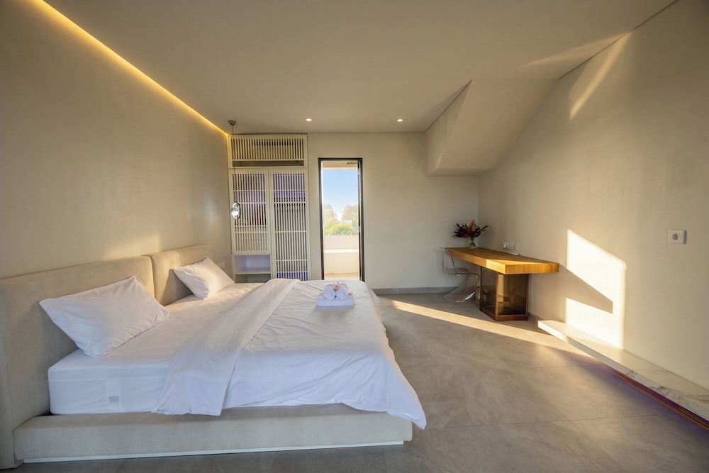 The Ocean Views Luxury Villas & Apartment by ZUZU 25/73