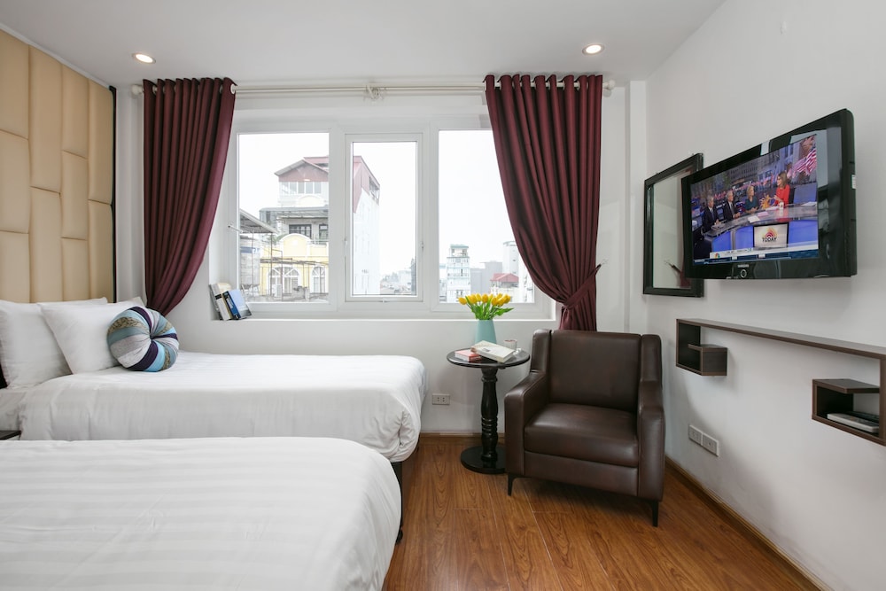 Splendid Holiday Hotel 7/50