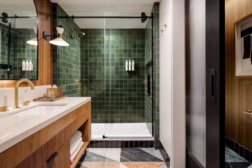غرفة كلاسيكية بسرير كينج، Le Meridien Salt Lake City Downtown 2/4
