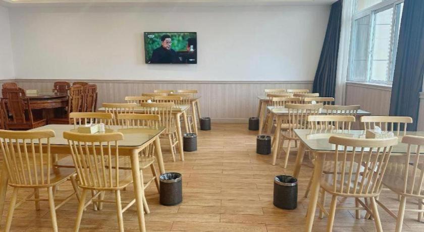 GreenTree Inn Hefei Changfeng County Gangji Town Jingang Avenue Express Hotel 48/55