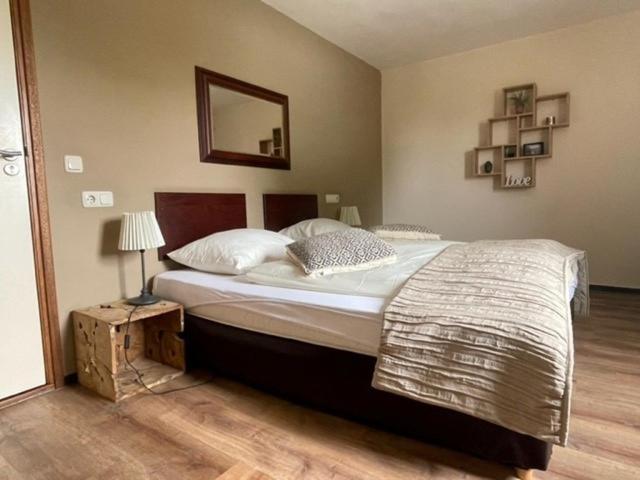 Hotel Kreutzer 4/21