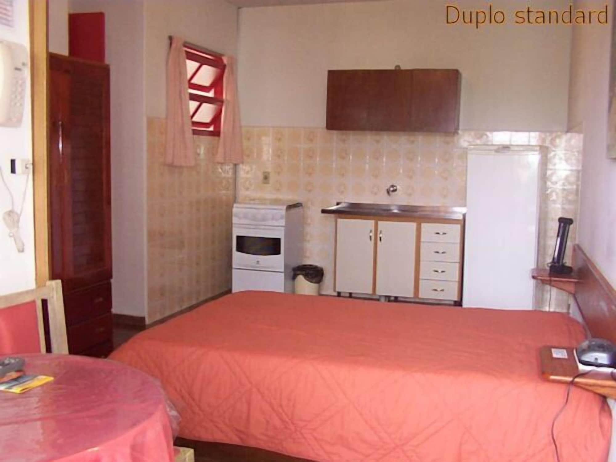 STANDARD, DOUBLE OR TWIN BED, KITCHEN