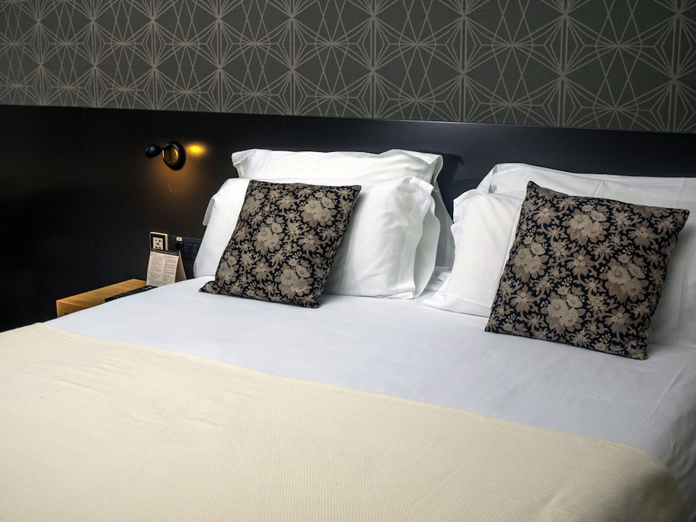 Suites 1478 15/50