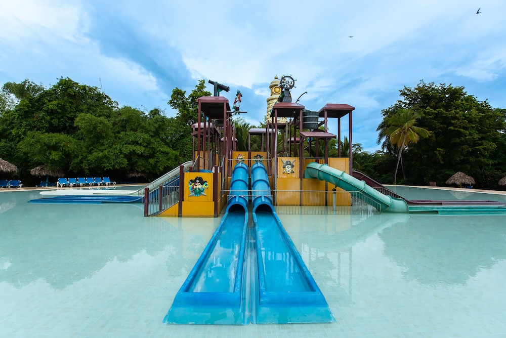 Grand Sirenis Punta Cana Resort 70/79