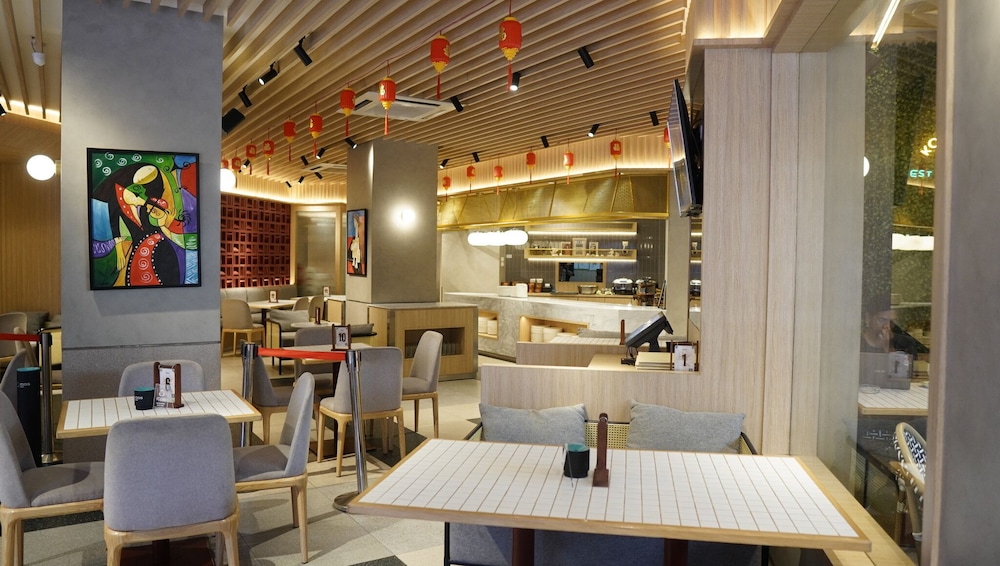 New Hollywood Pekanbaru 48/58