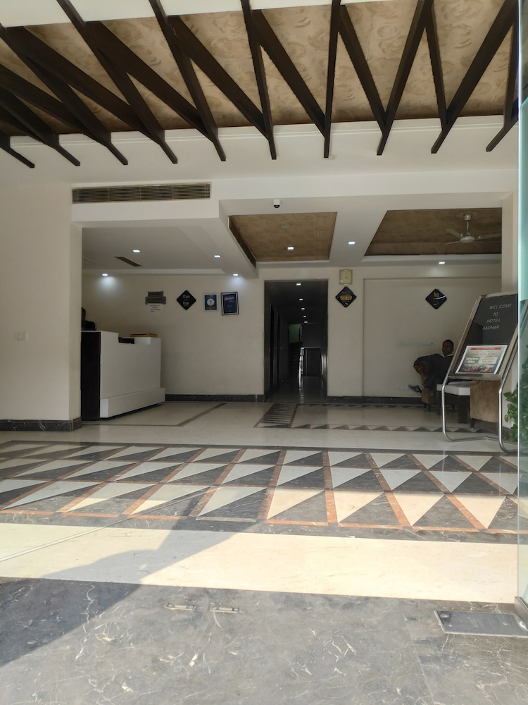 AADHAR HOTEL 22/26