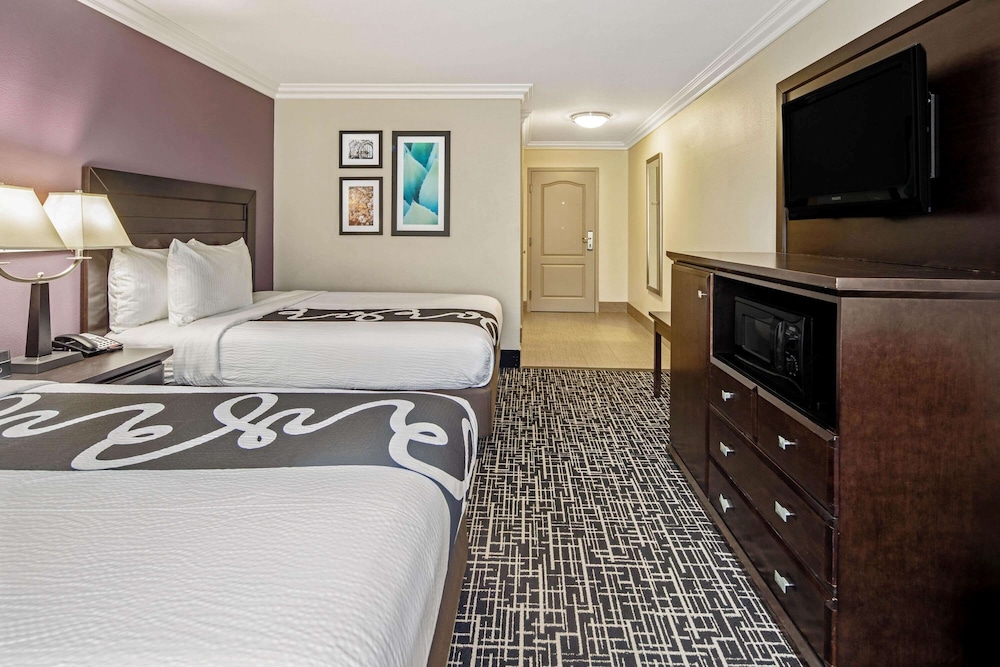 La Quinta Inn Suites Temecula 6/26