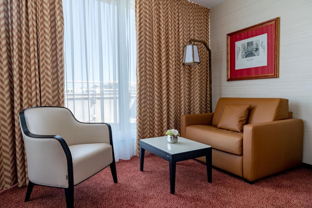 Nash Suites Hotel 29/38