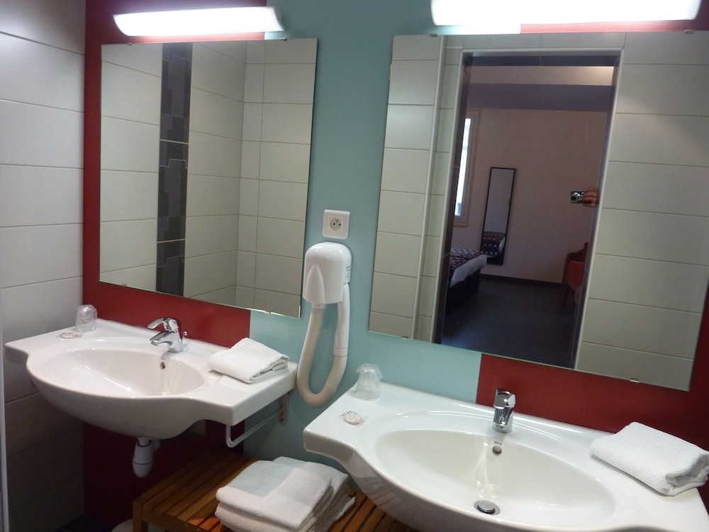 Citotel de la Vallee 29/35