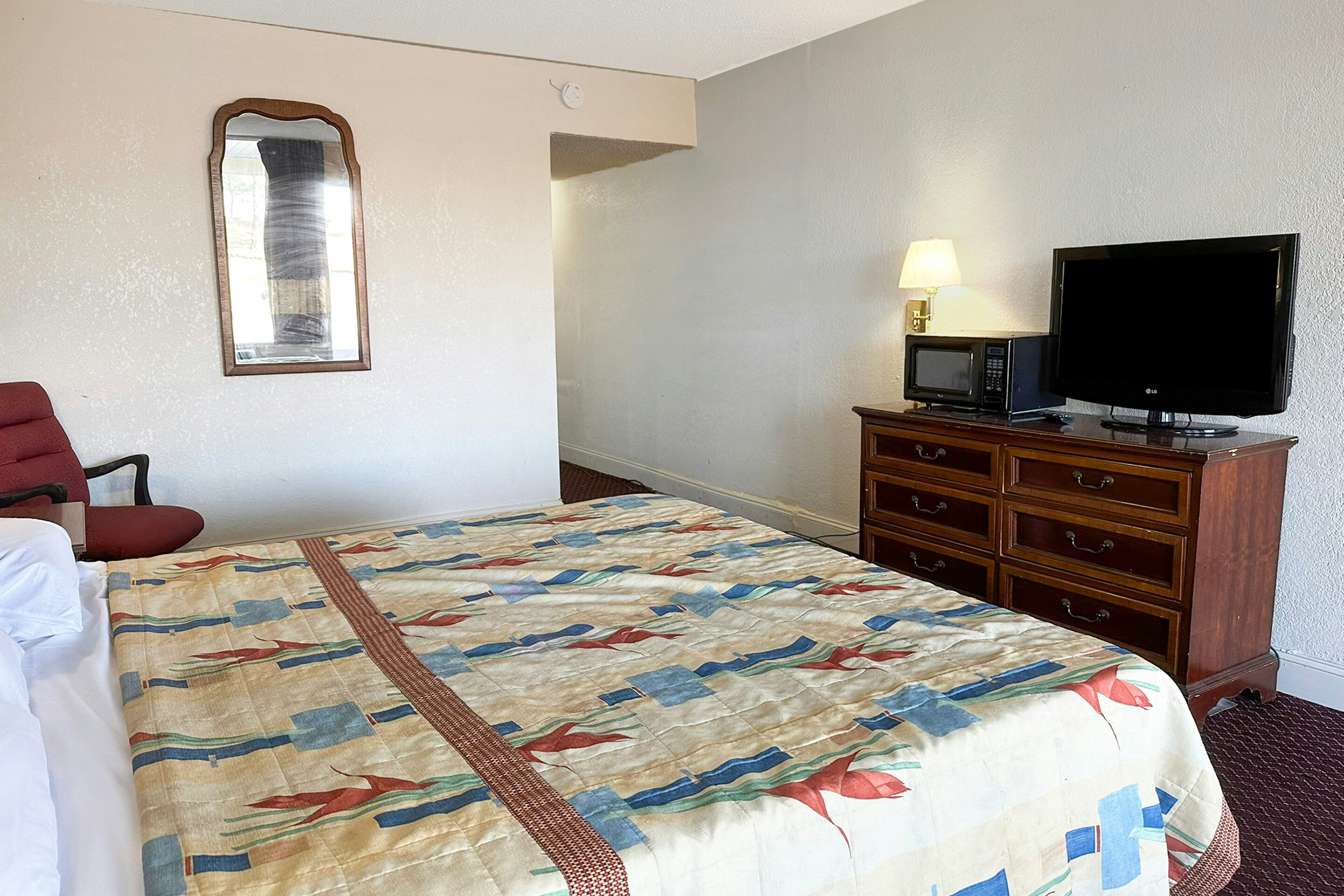 Super Inn & Suites by OYO Milledgeville 38/83