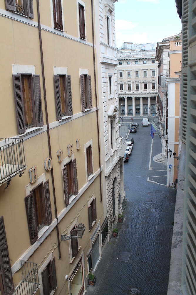 Colonna Suite 8/78