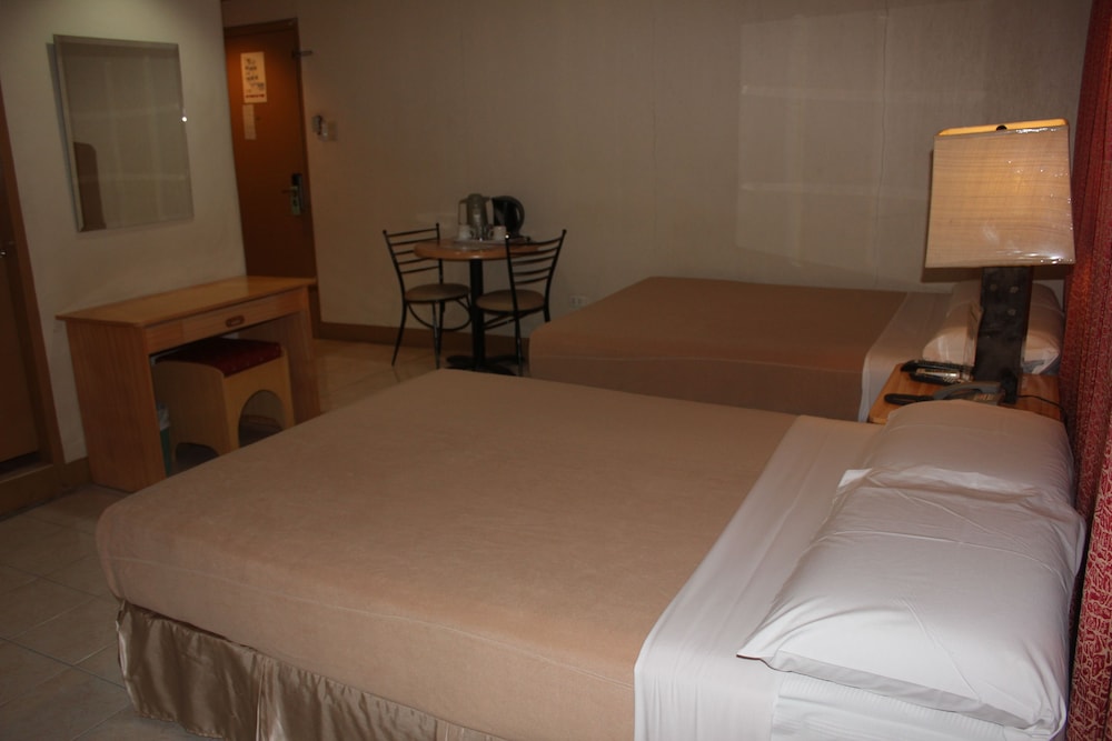 Elegant Circle Inn 53/71