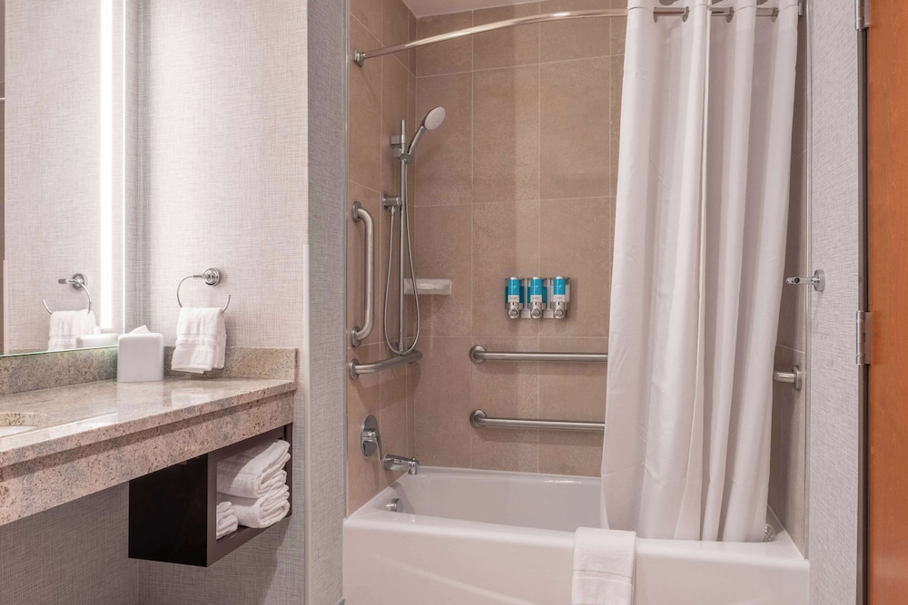 Drury Plaza Hotel College Station 49/50