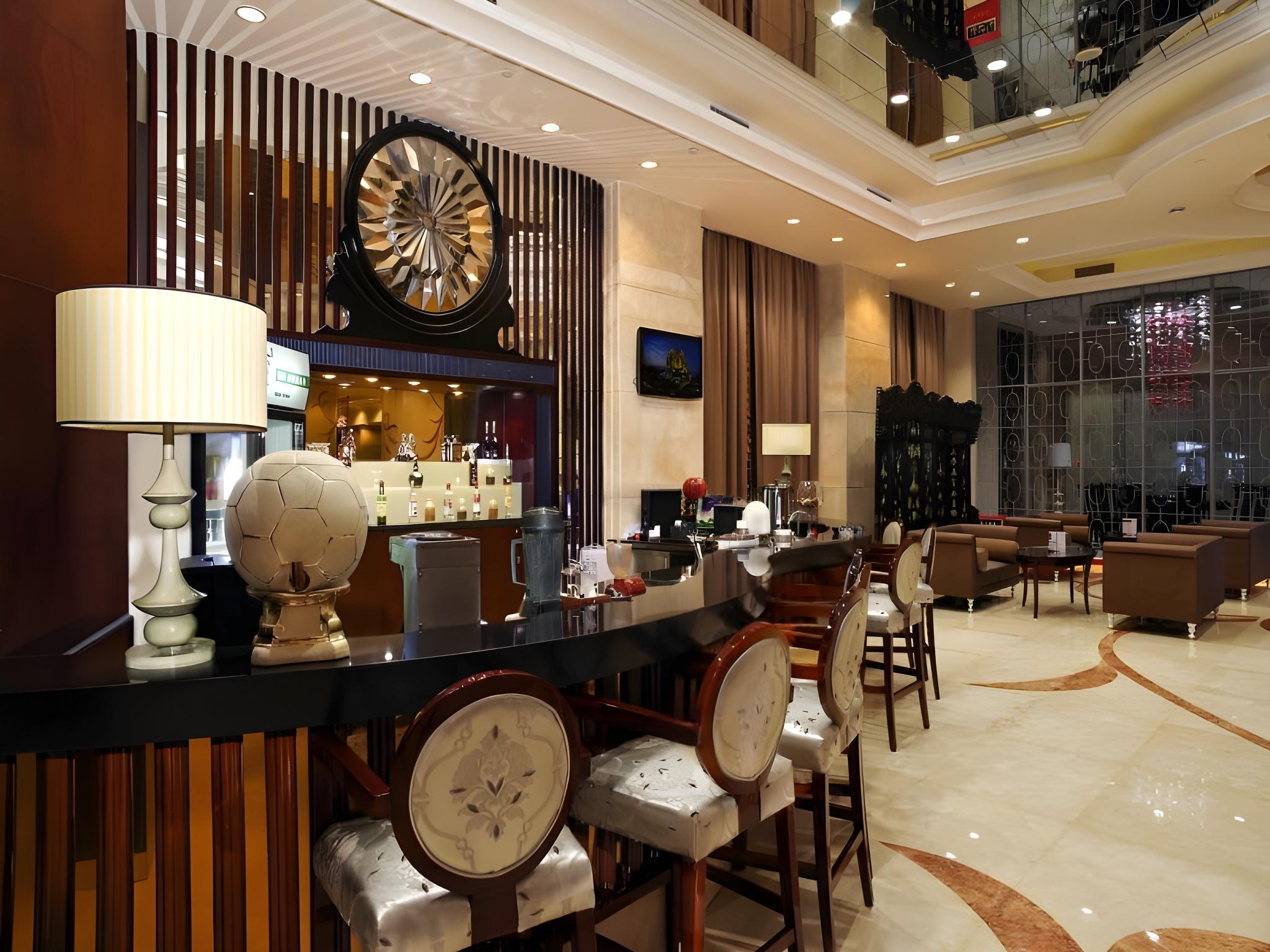 Babylon Hotel 45/53