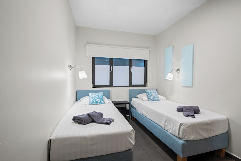 The Beach House Curacao 24/72