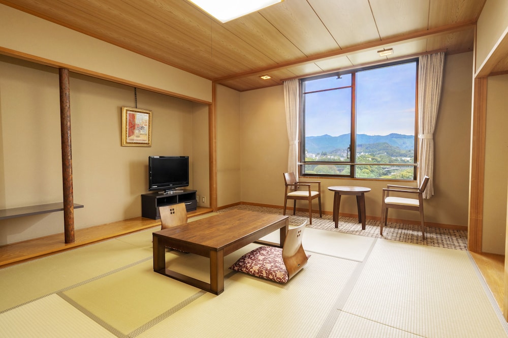 Kamenoi Hotel Ome (ex. Kanpo No Yado Oume) 33/48