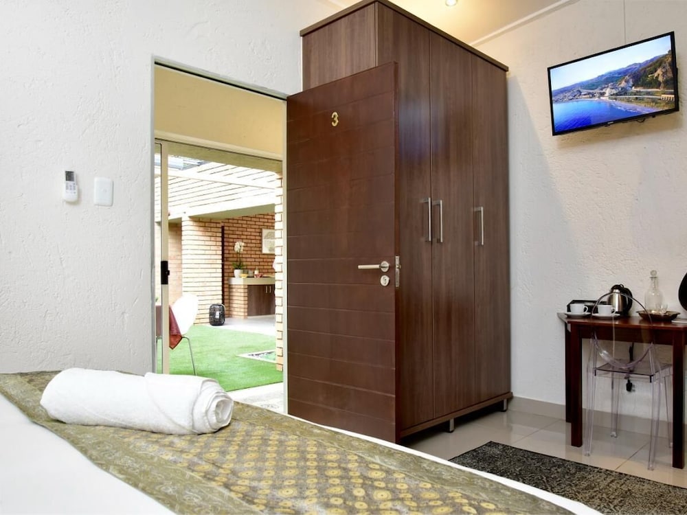 Five O'clock Zen Boutique Guest House 33/33