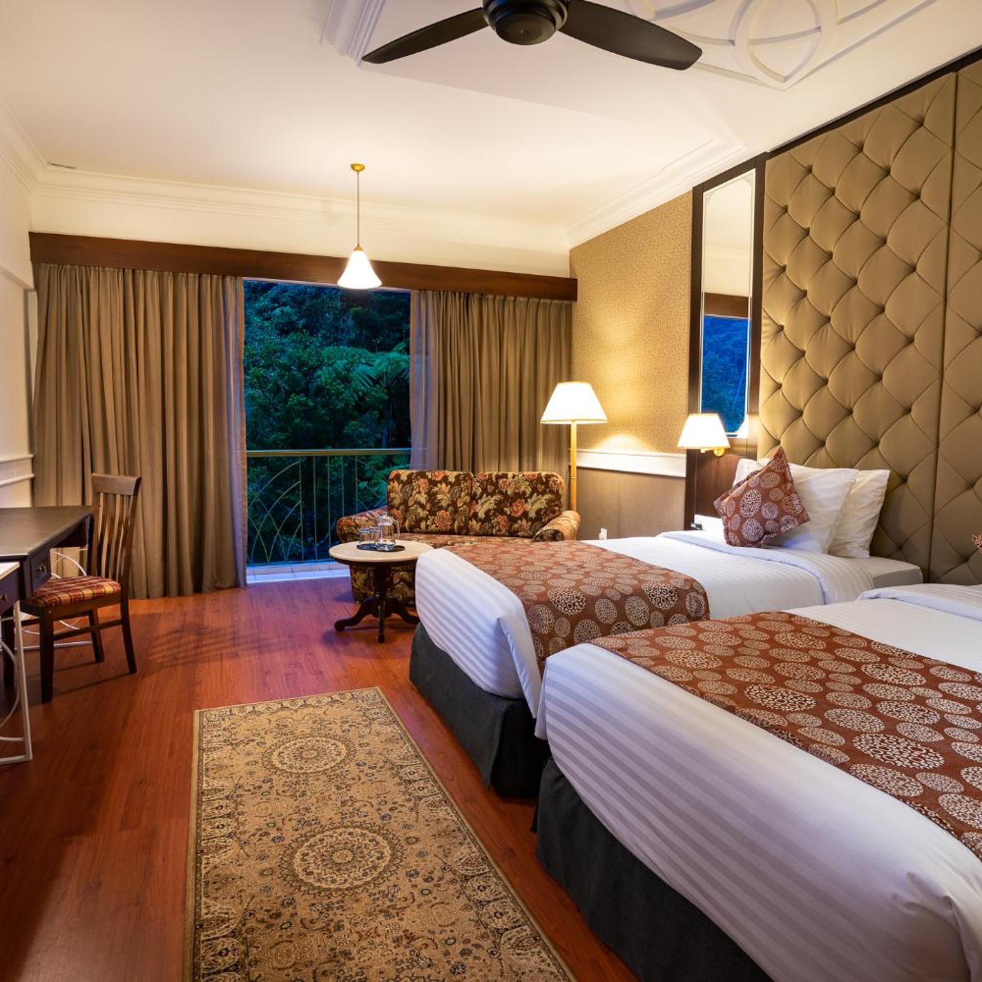 Pines, Twin Beds, Garden View، Century Pines Resort 2/3